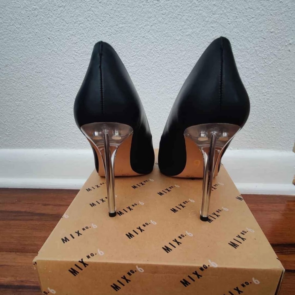 Black Pumps Size 7.5 - Picture 3 of 4